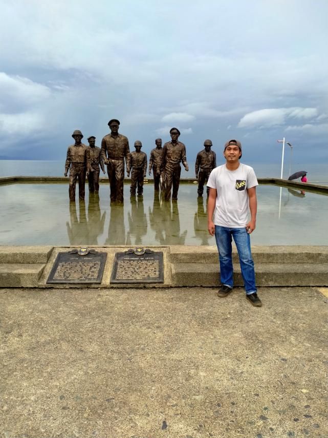 The MacArthur Landing Memorial